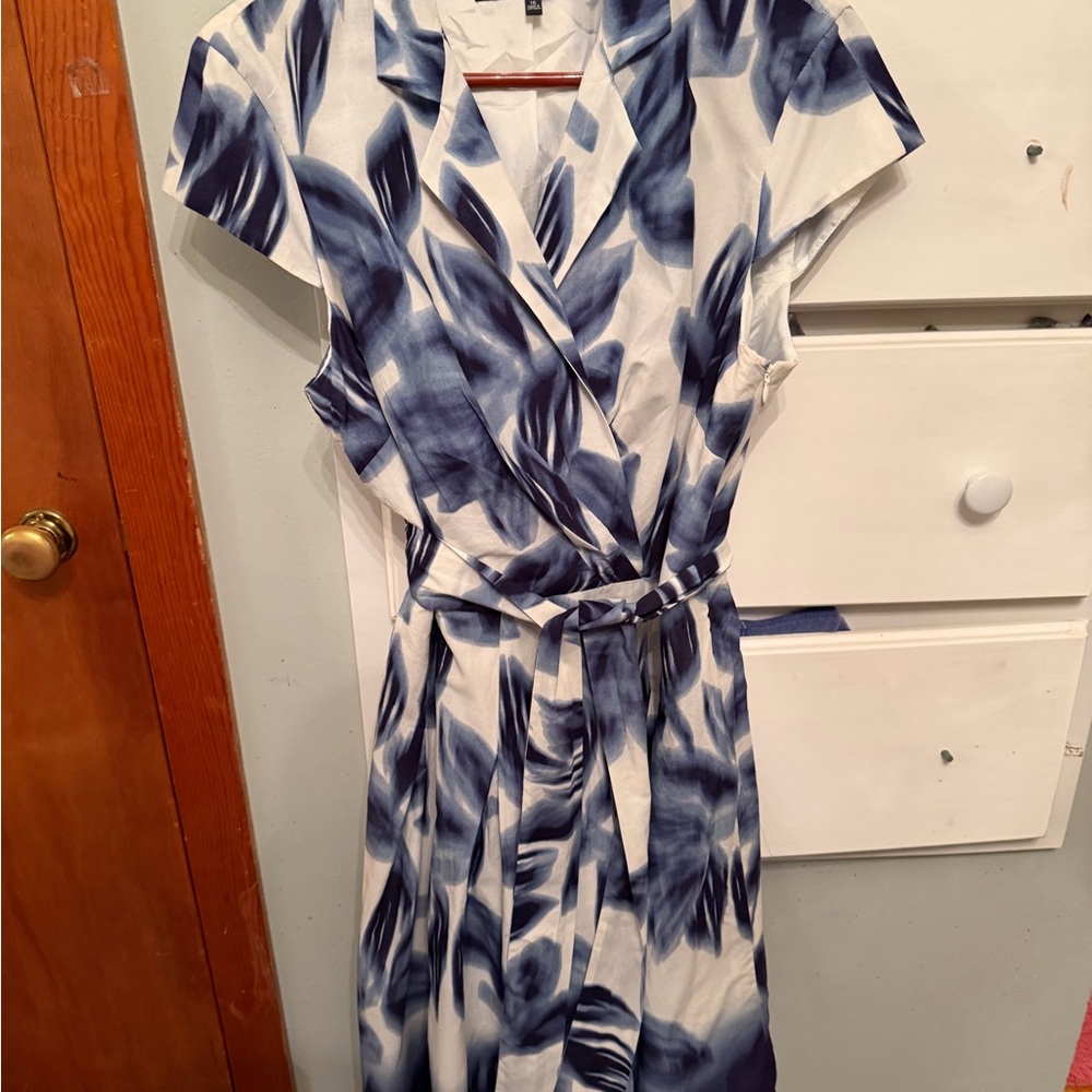 Jones Wear Navy and White Leaf Midi Dress